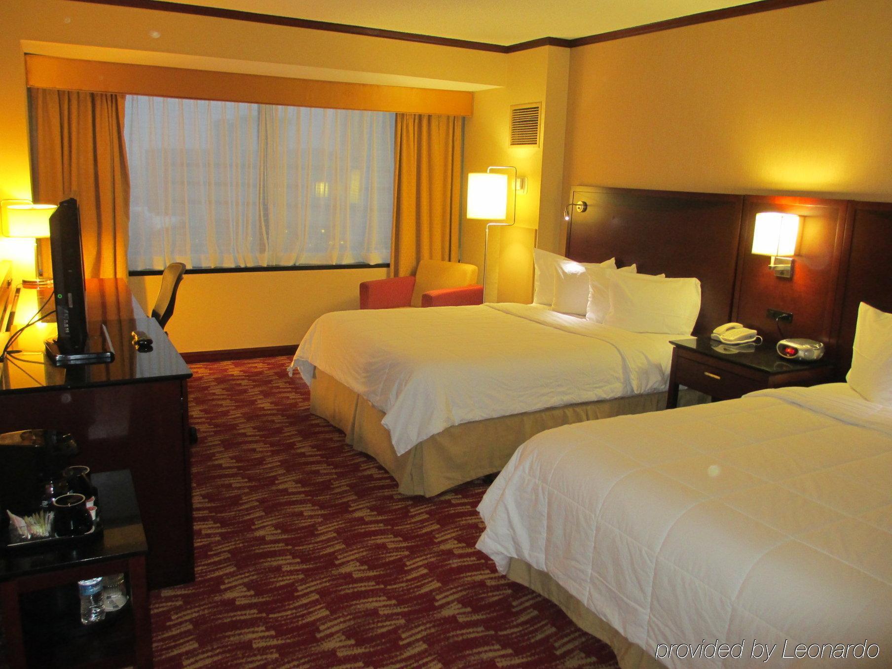 Renaissance Downtown Hotel 4*